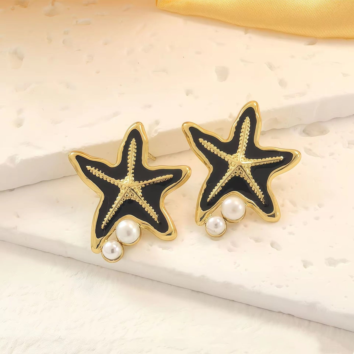Ocean Star Studs -Black