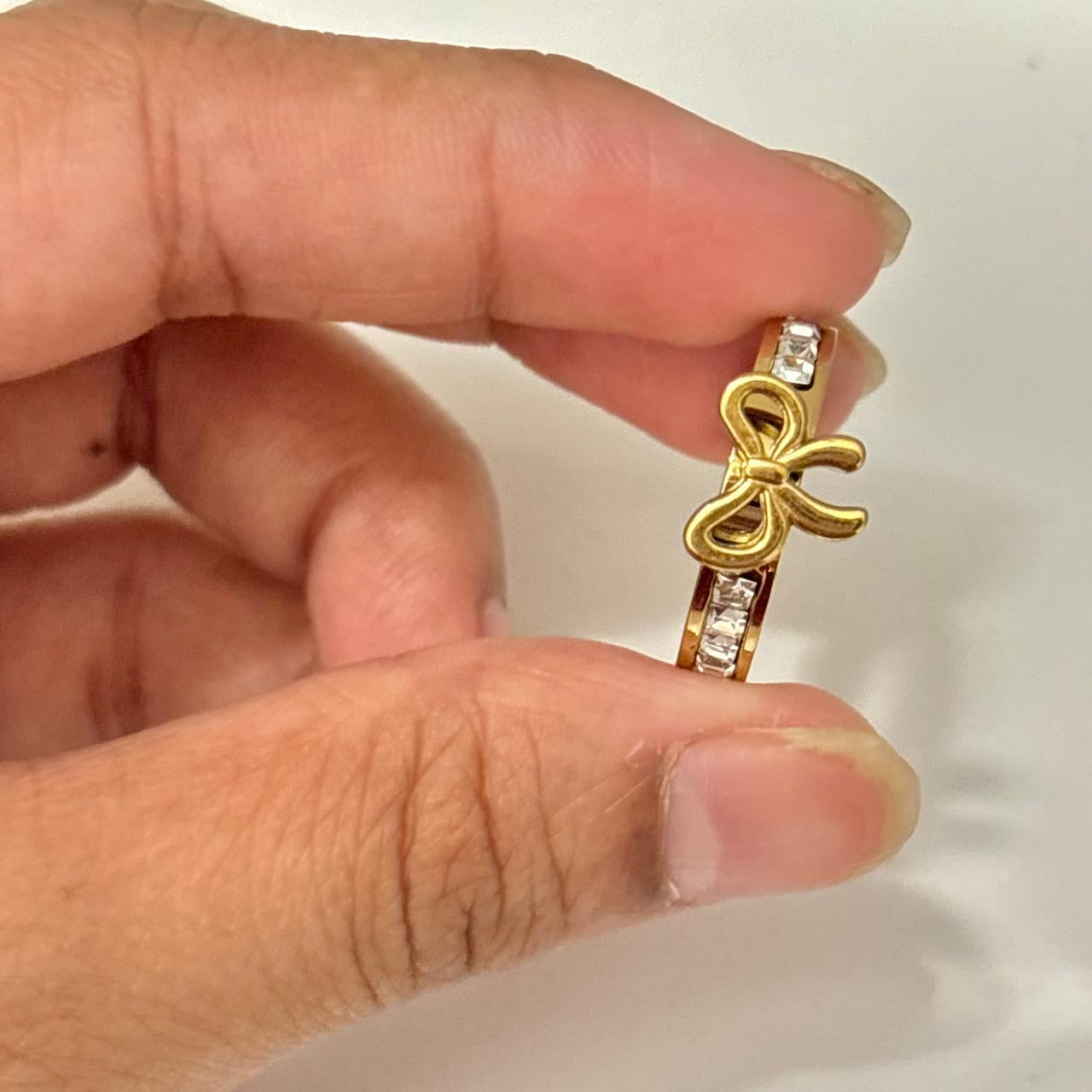 Bow Glitz Ring