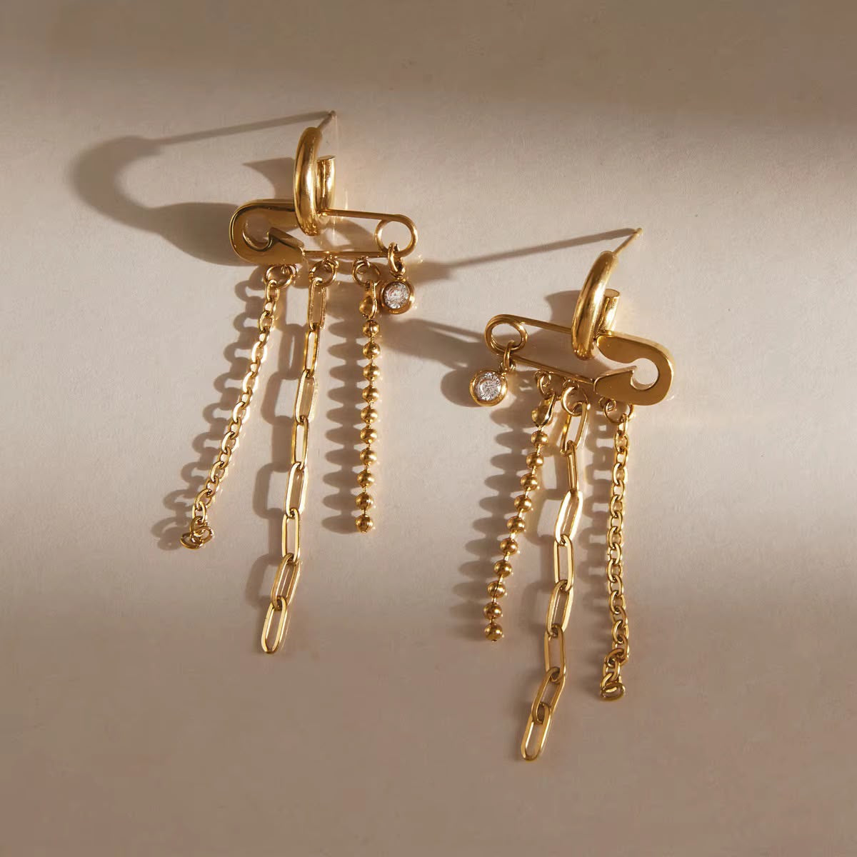Surrèaliste Pin Dangler Studs