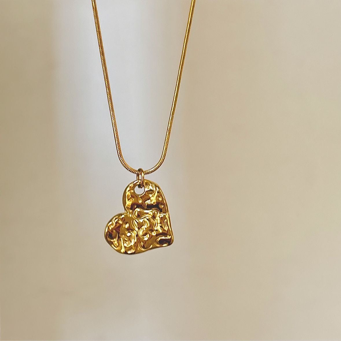 Hammered Heart Necklace -18K