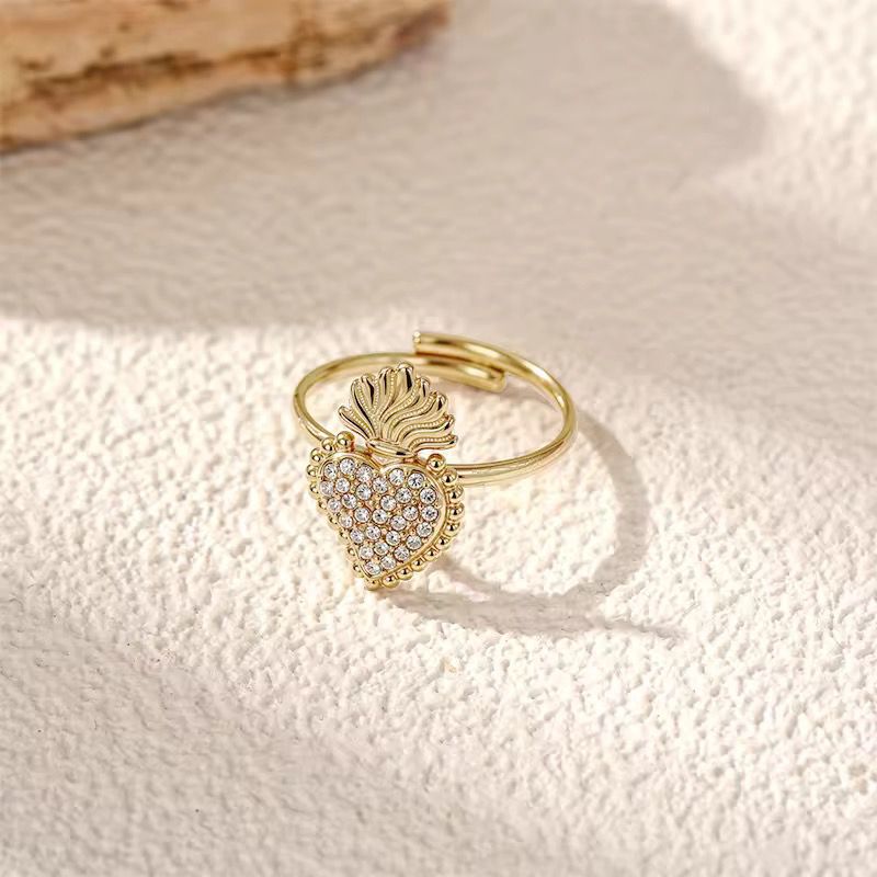 Berry Crownie Pave Ring
