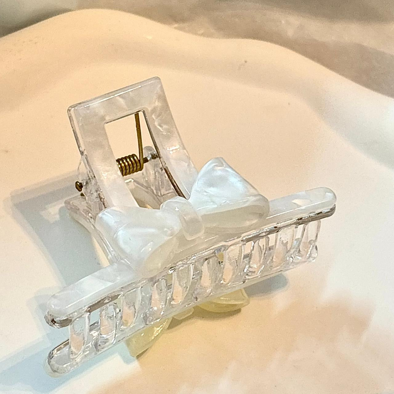 White Pearlescent Bow Claw Clip
