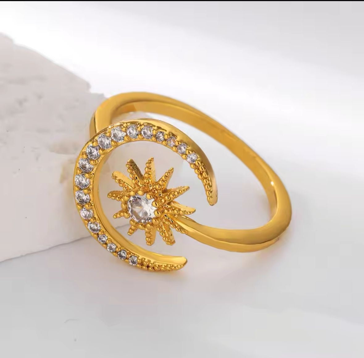 Cosmic Glitz Ring -18K