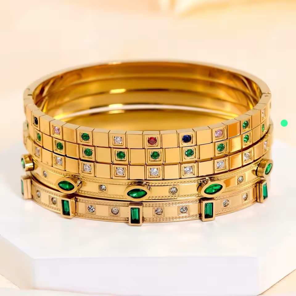 Regina Emerald -18K