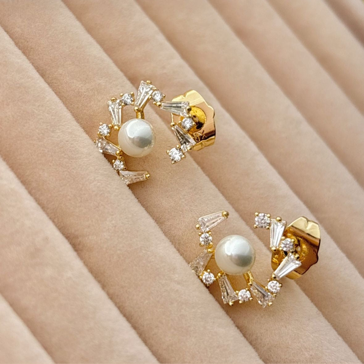 Perlina Studs
