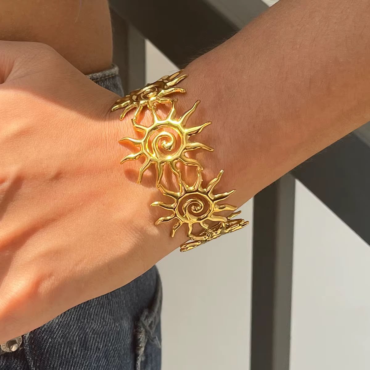 Sunn Loop Bracelet