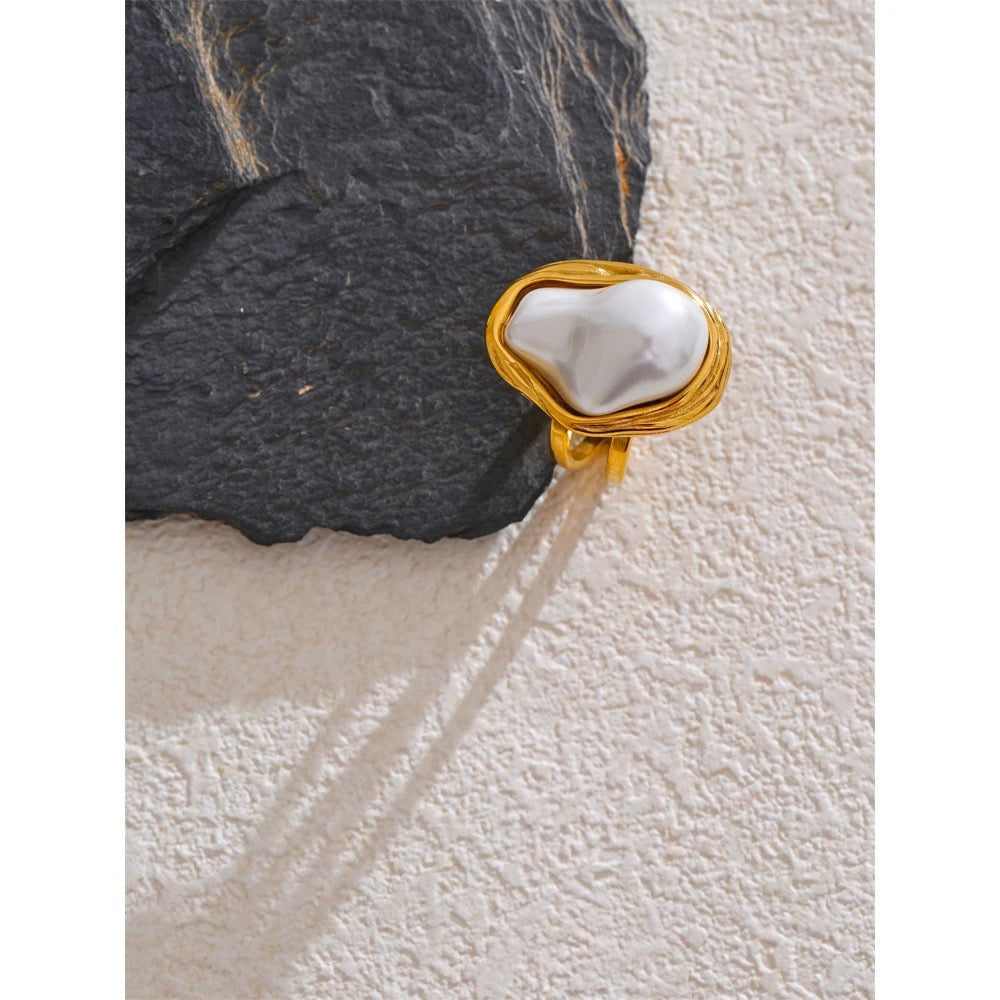 Irregular Baroque Pearl Ring -18K