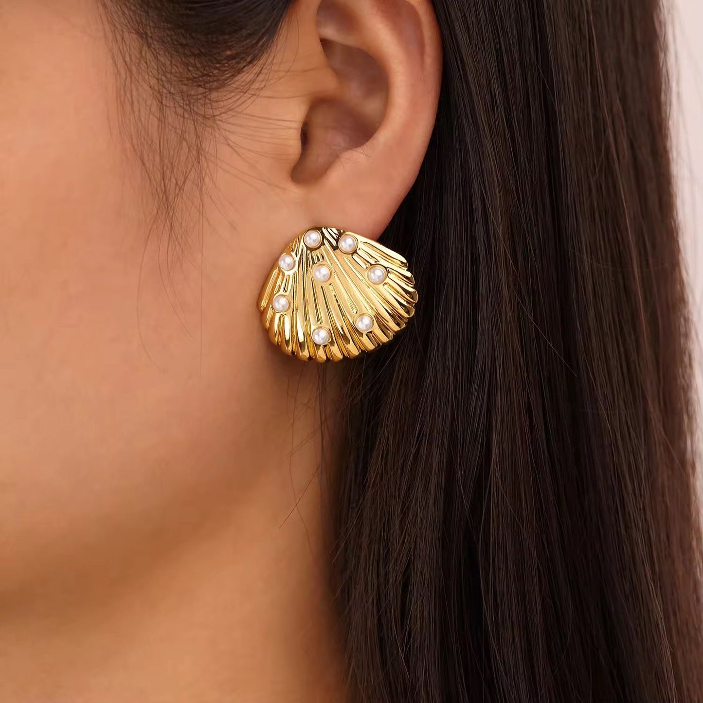 Pearly Scallop Studs