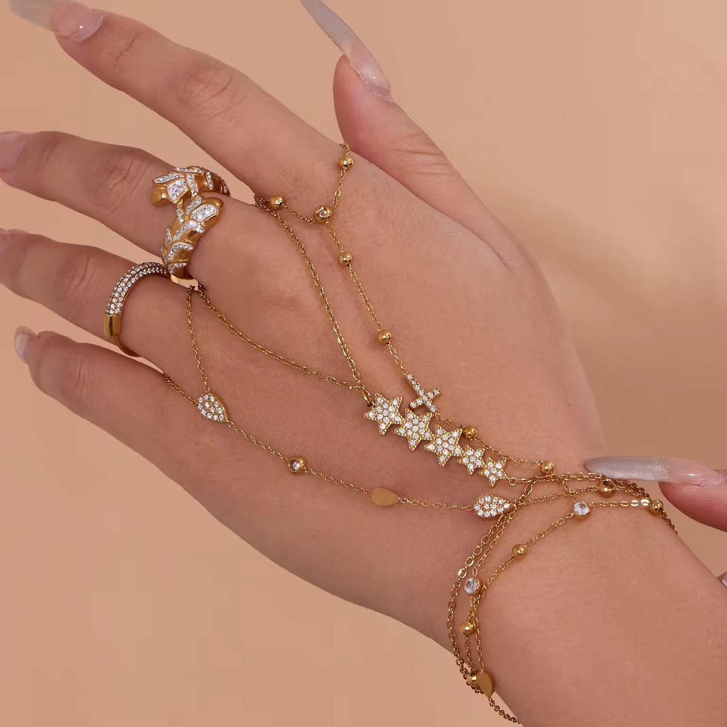 Diva’s Handchain