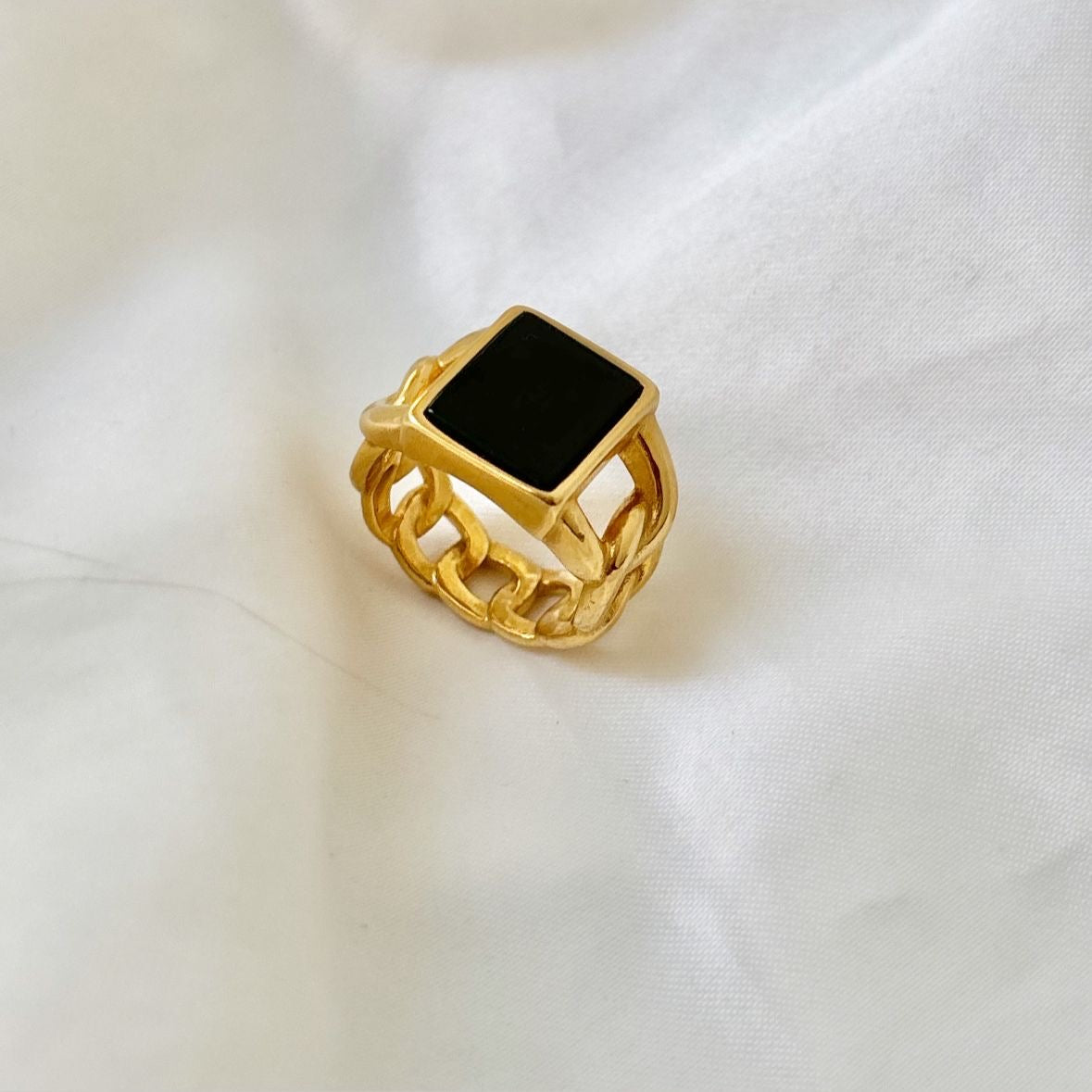 OG Noir Curb Ring -18K