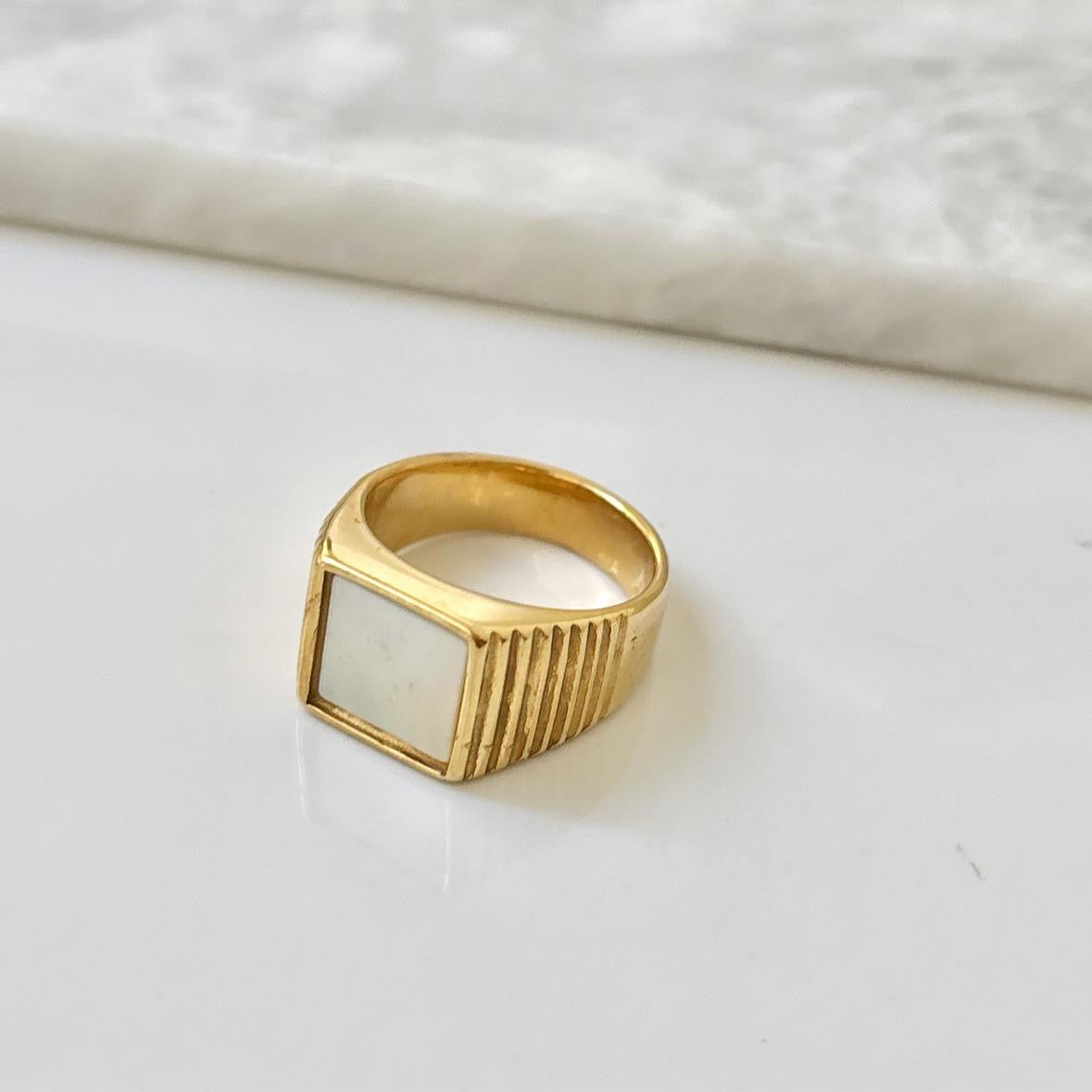 Vintage Insignia White Ring -18K