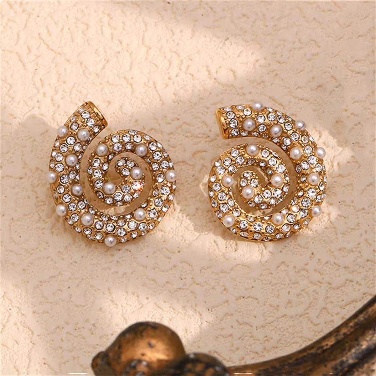 Blingy LUX Shell Studs