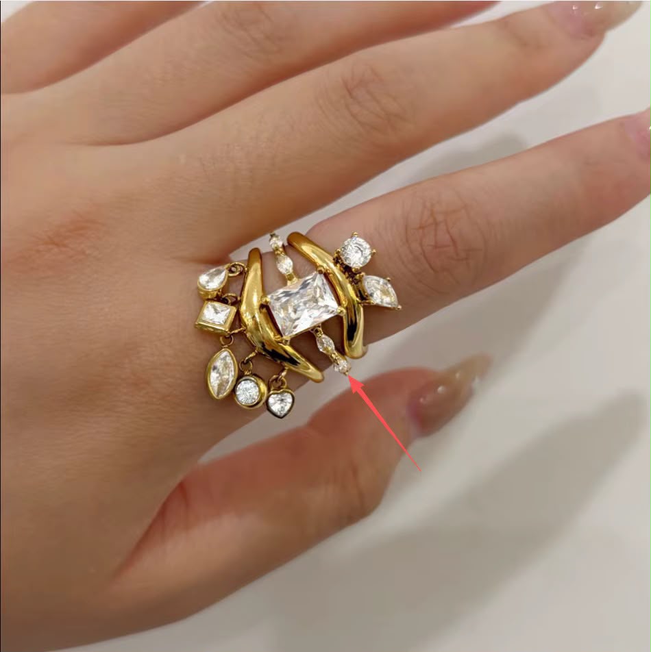 Rosée Belle Dangling Ring