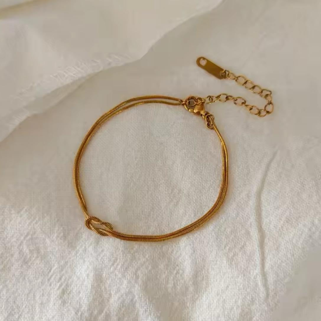 Infinity Knot Bracelet -18K