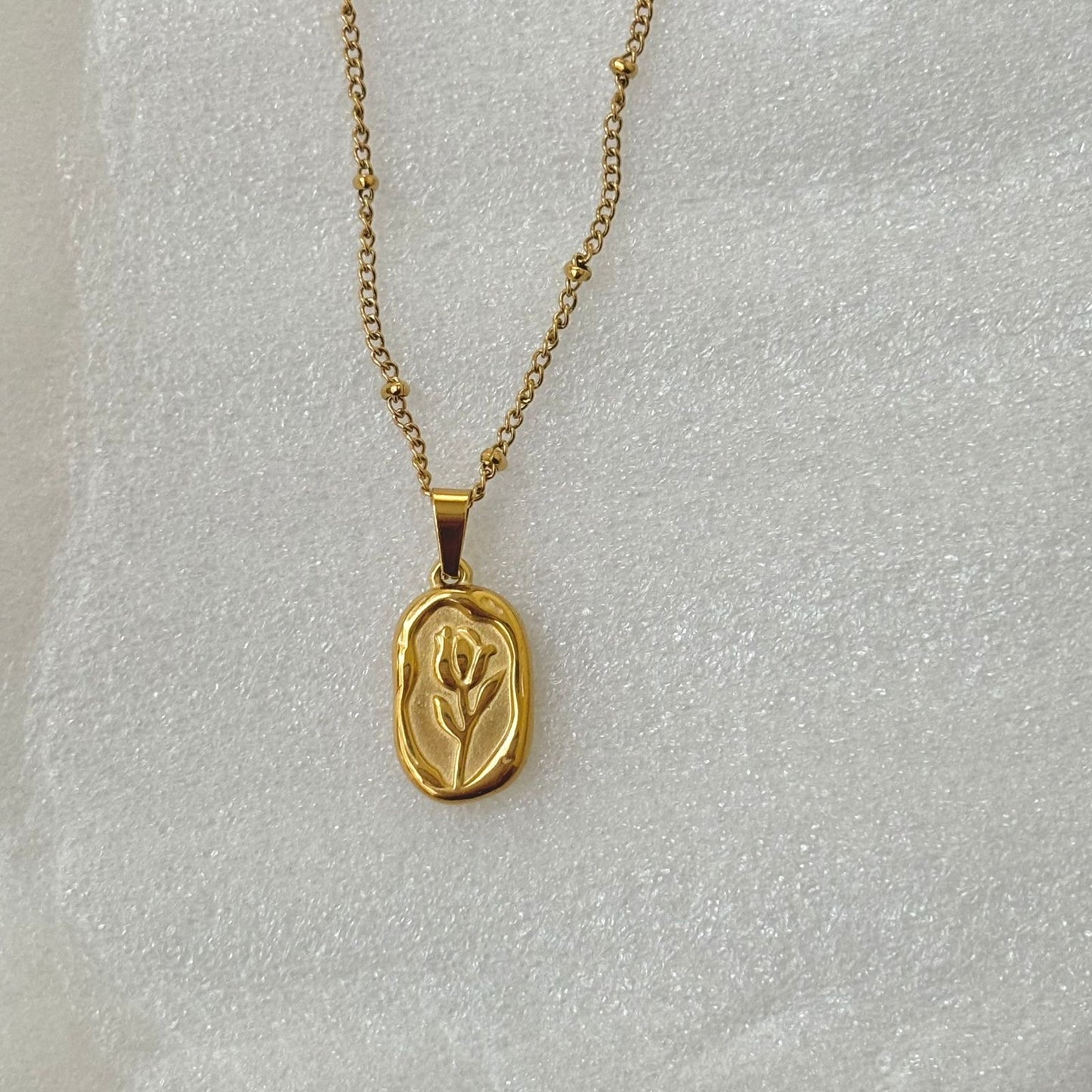 Rosa Engraved Necklace