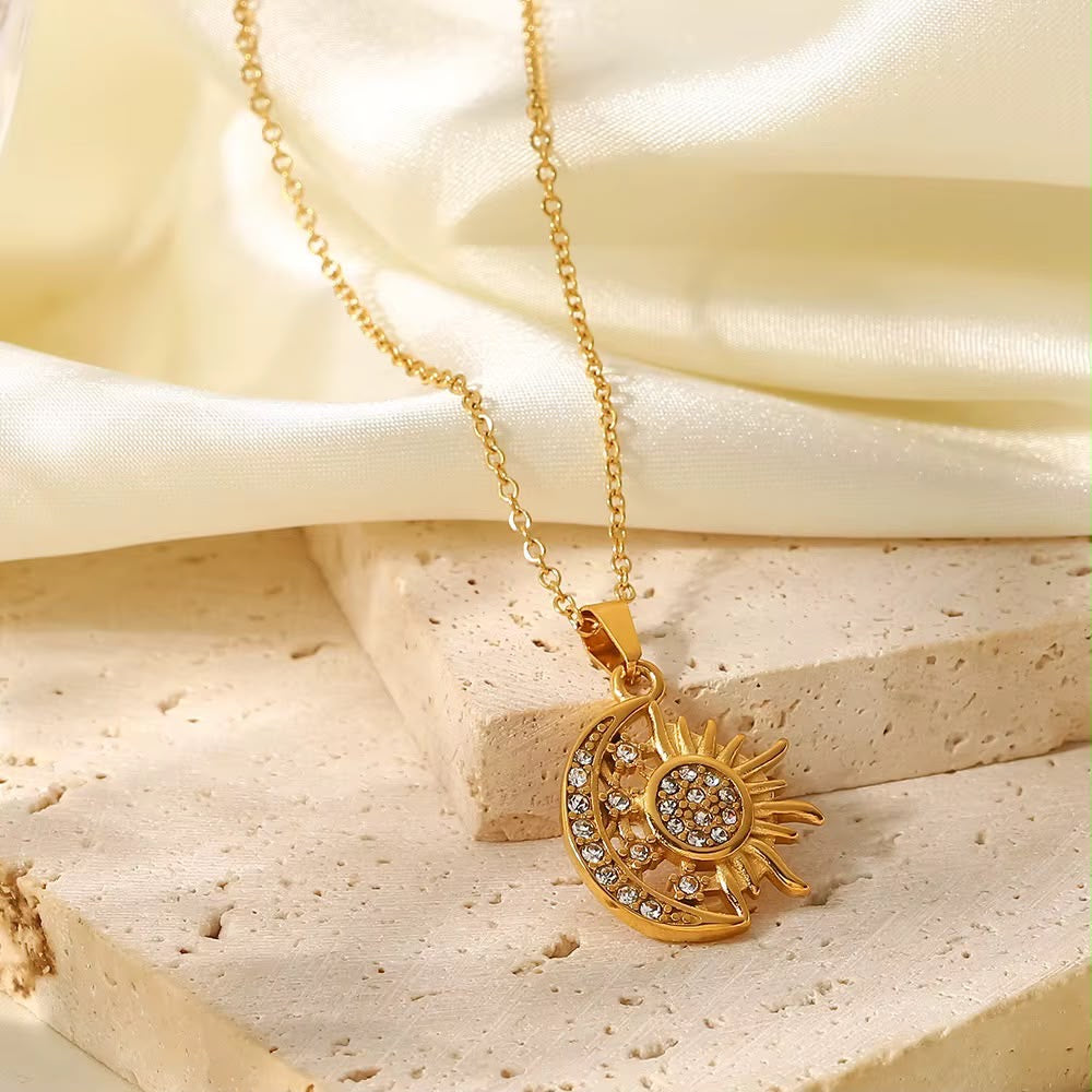 Amour Eternal Necklace