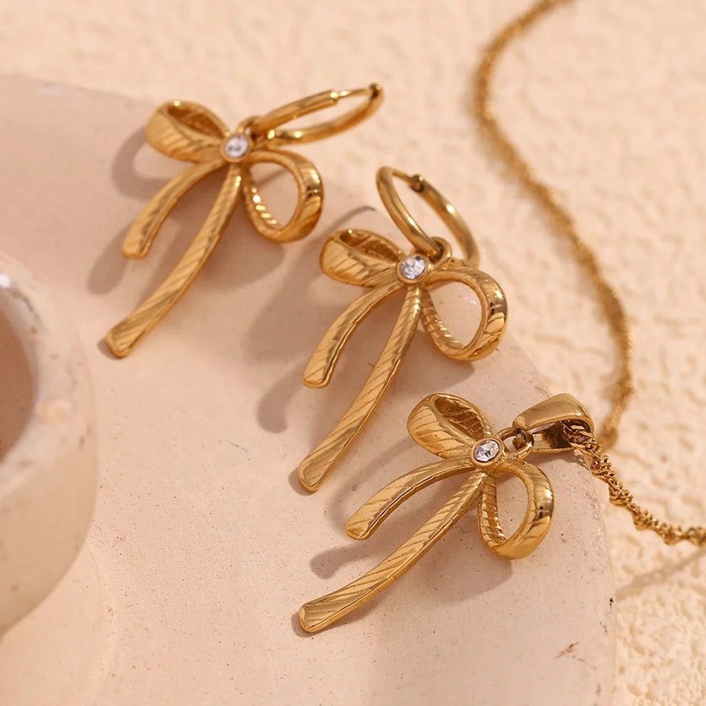 Dangle Bow Necklace -18K