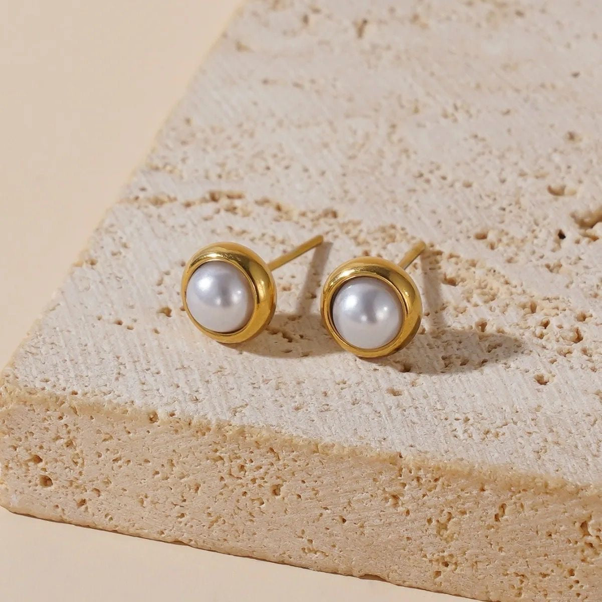 Pearl-Amour Studs -18K