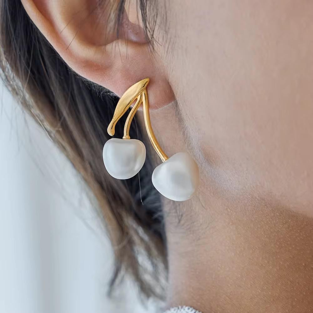 Cherrie Pearle Studs Earring