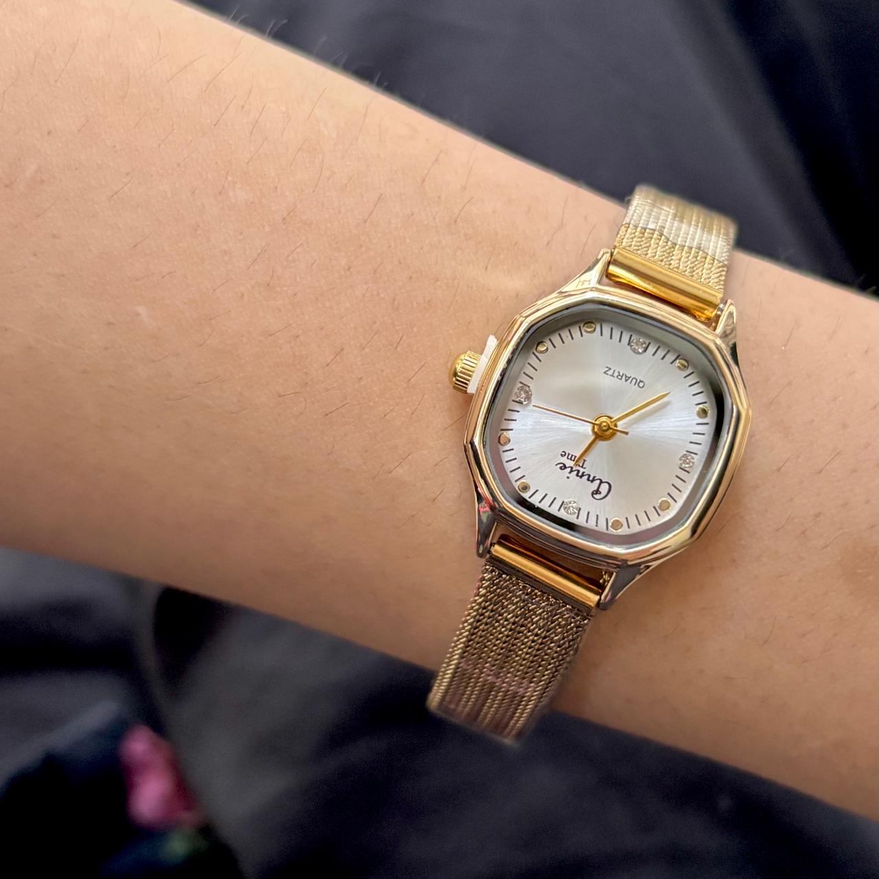Élise Everyday Staple Pearly White Watch