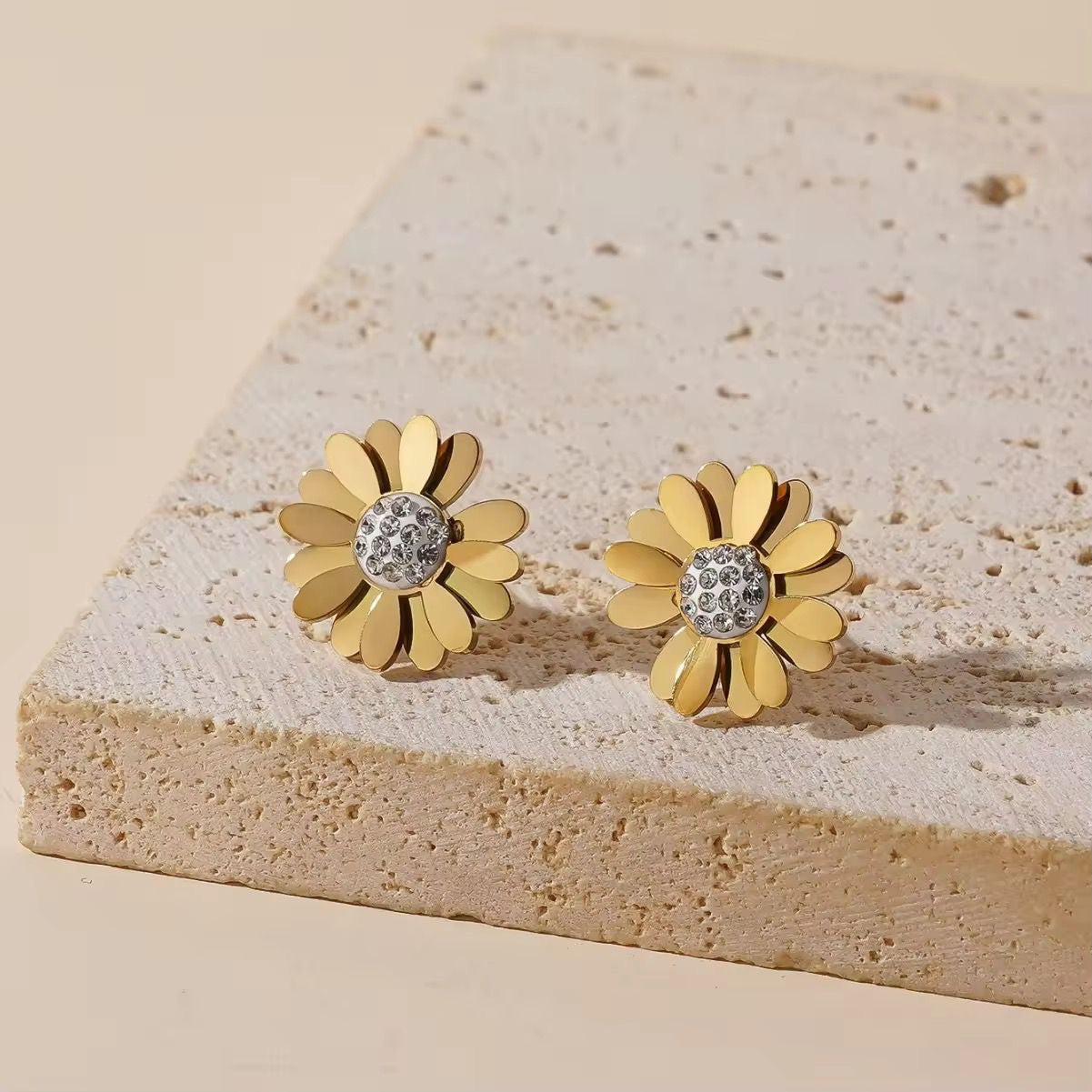 Glitzy Daisy Studs