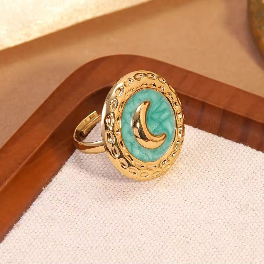 Luna Signet Ring