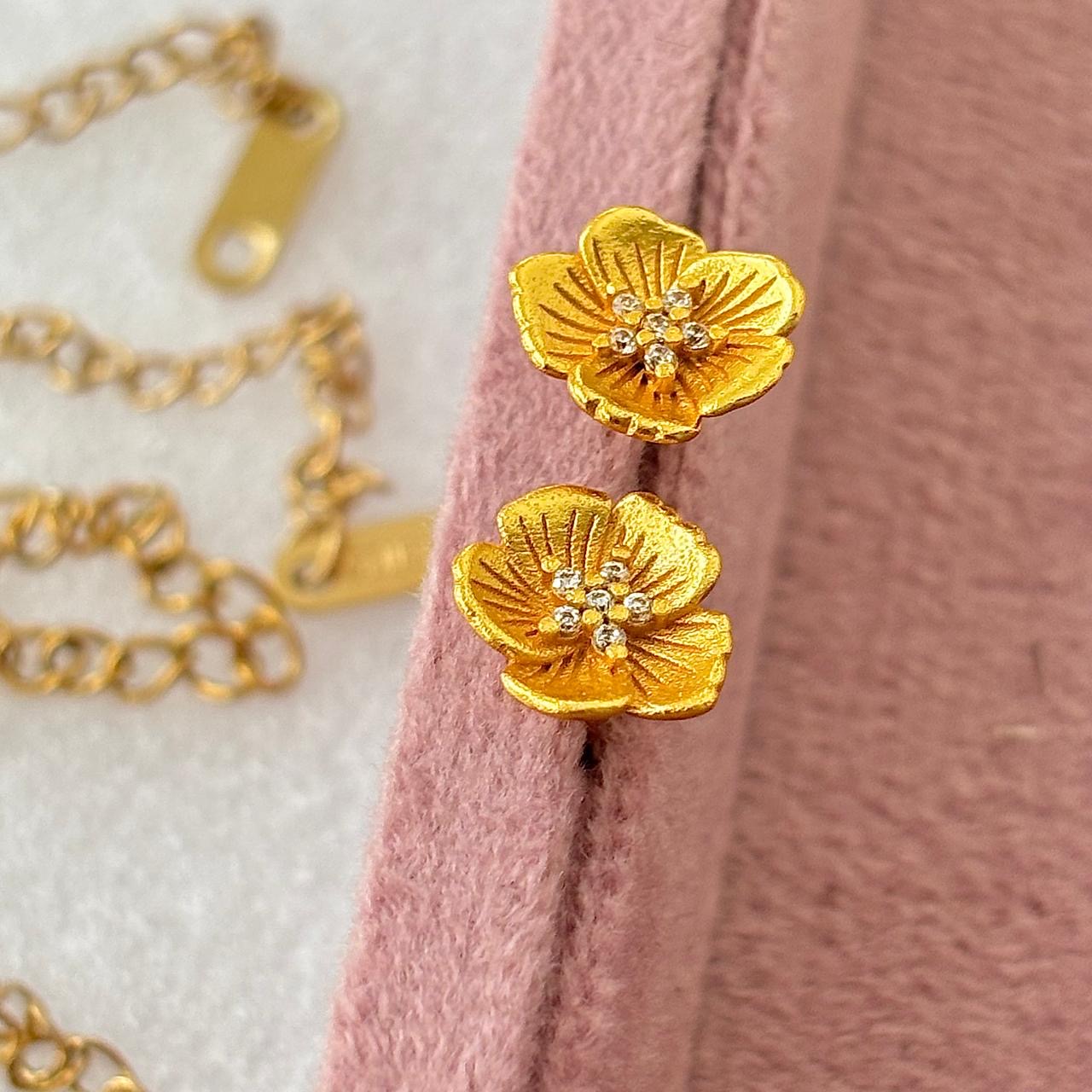 Soleil Bloom Studs