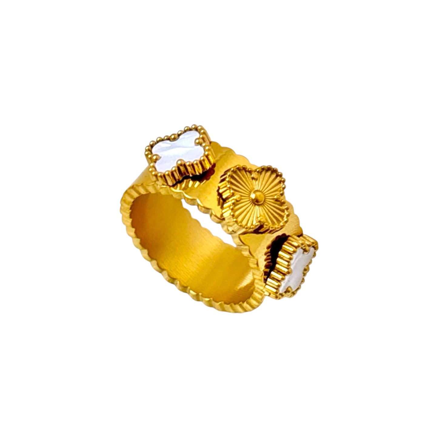 Luxurious Perle Clovia Dreams Ring -18K