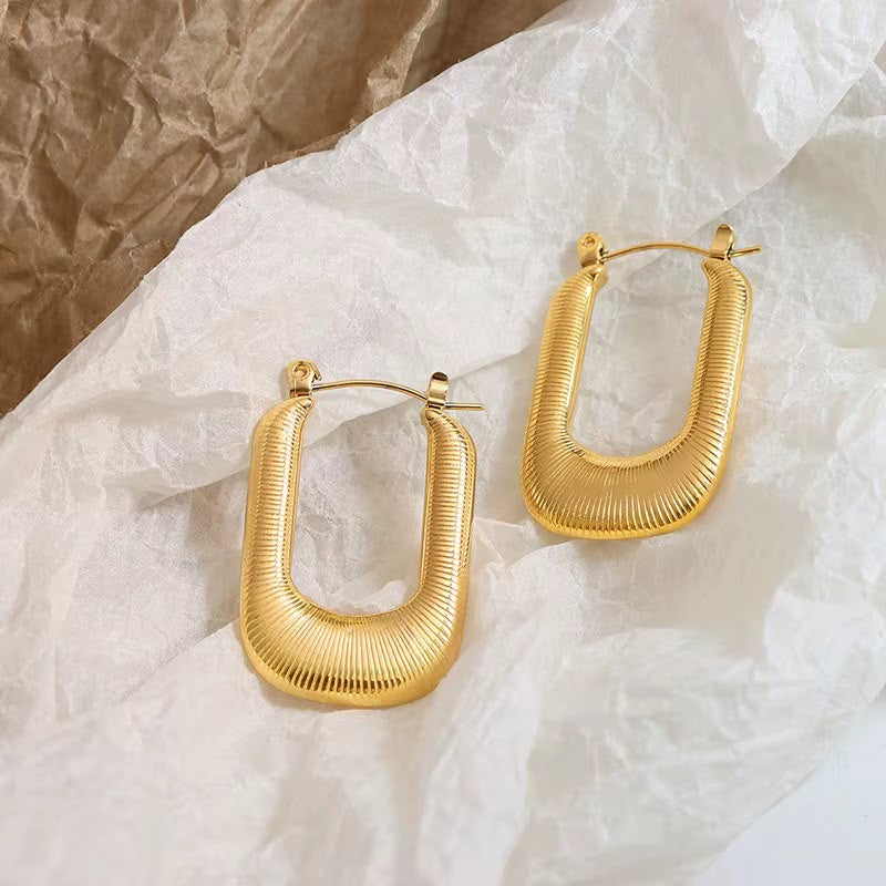 Elara Hoops