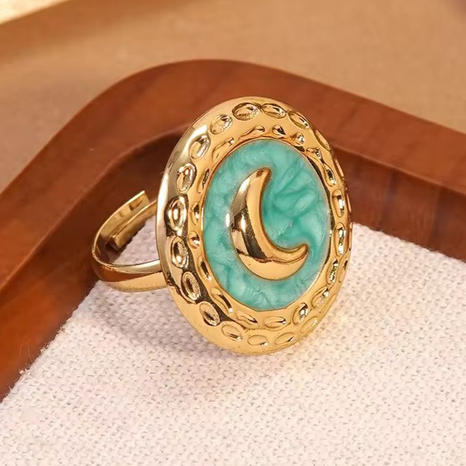 Luna Signet Ring