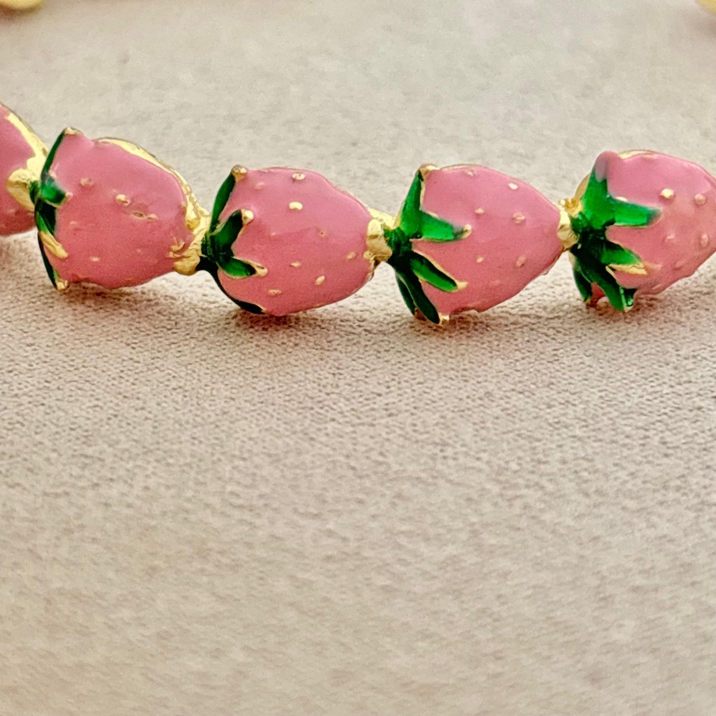 Strawberry Cuff -Pink