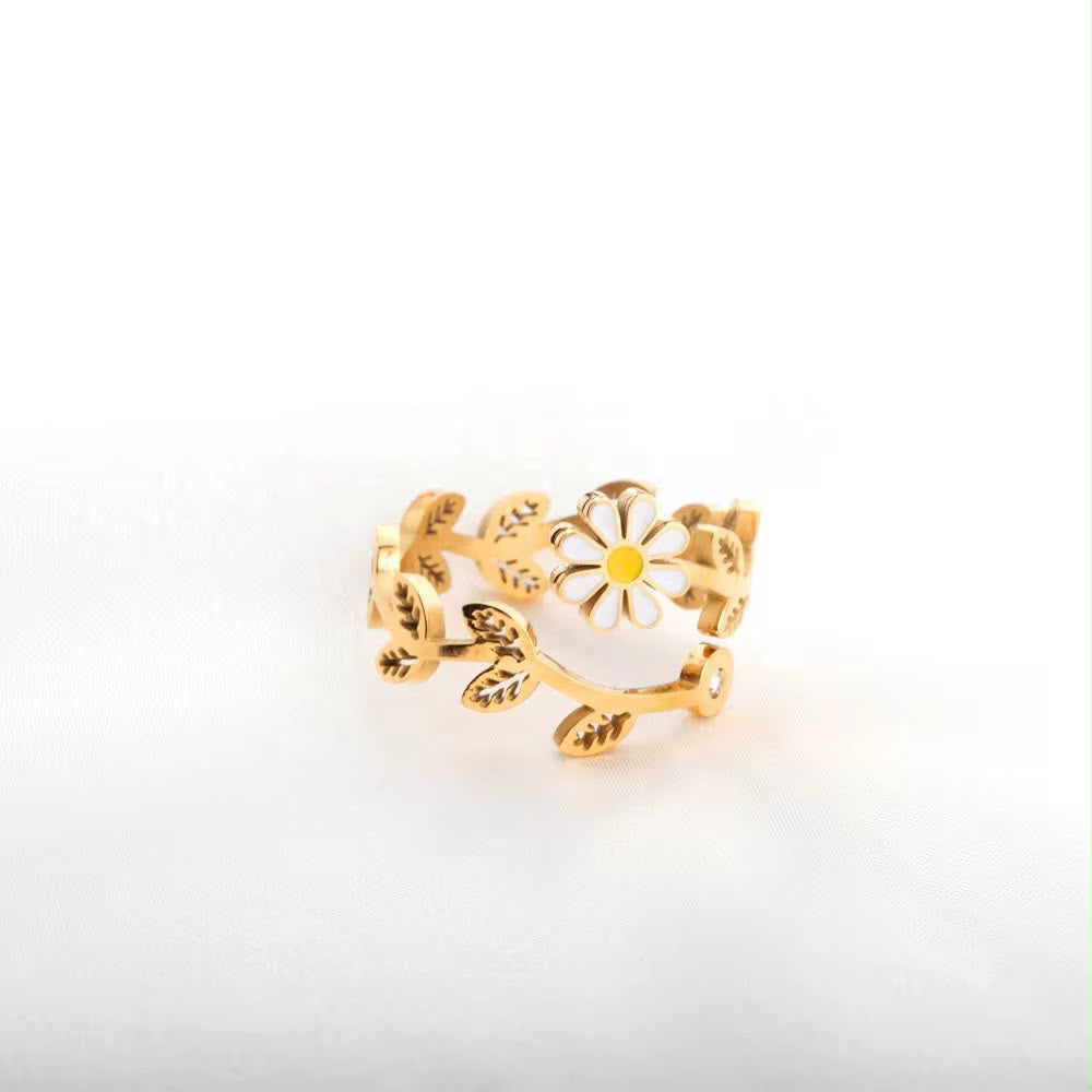 Daisy Vine Ring