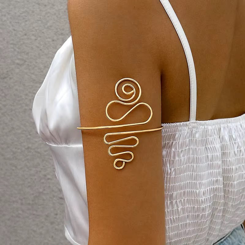 Amoré Swirl ArmCuff