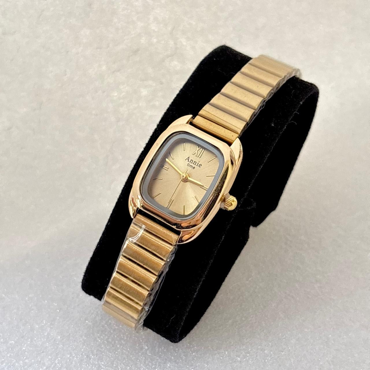 LUX Lumière Square Gold Watch