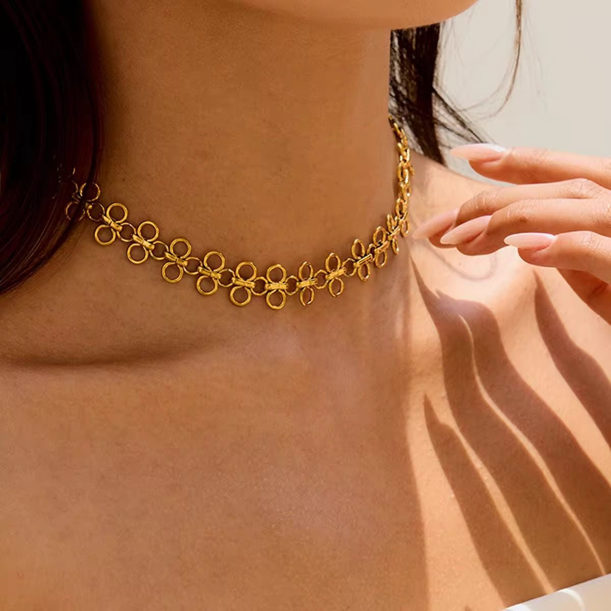 The Aura Choker