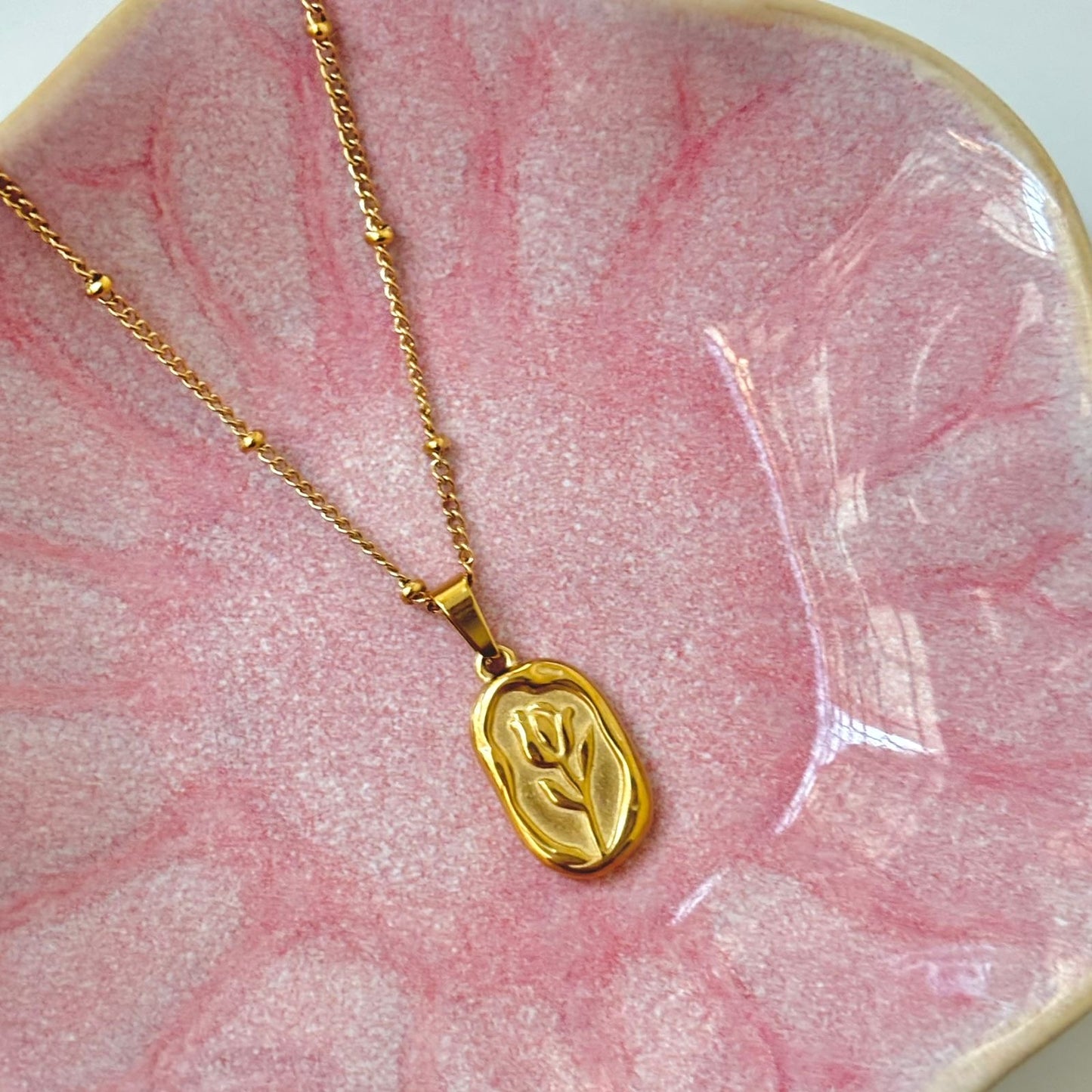 Rosa Engraved Necklace