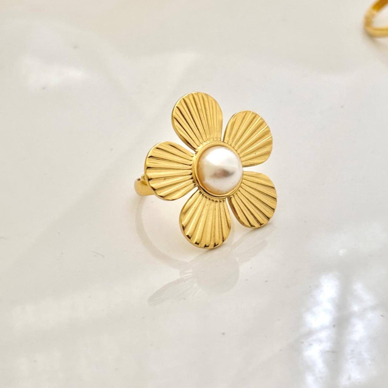 Periwinkle Pearle Ring