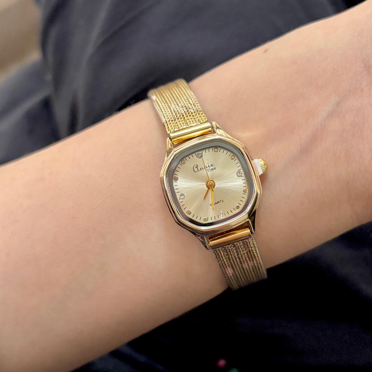Élise Everyday Staple Gold Watch
