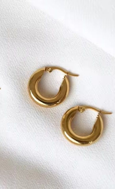 Lysa Gold Hoops -18K