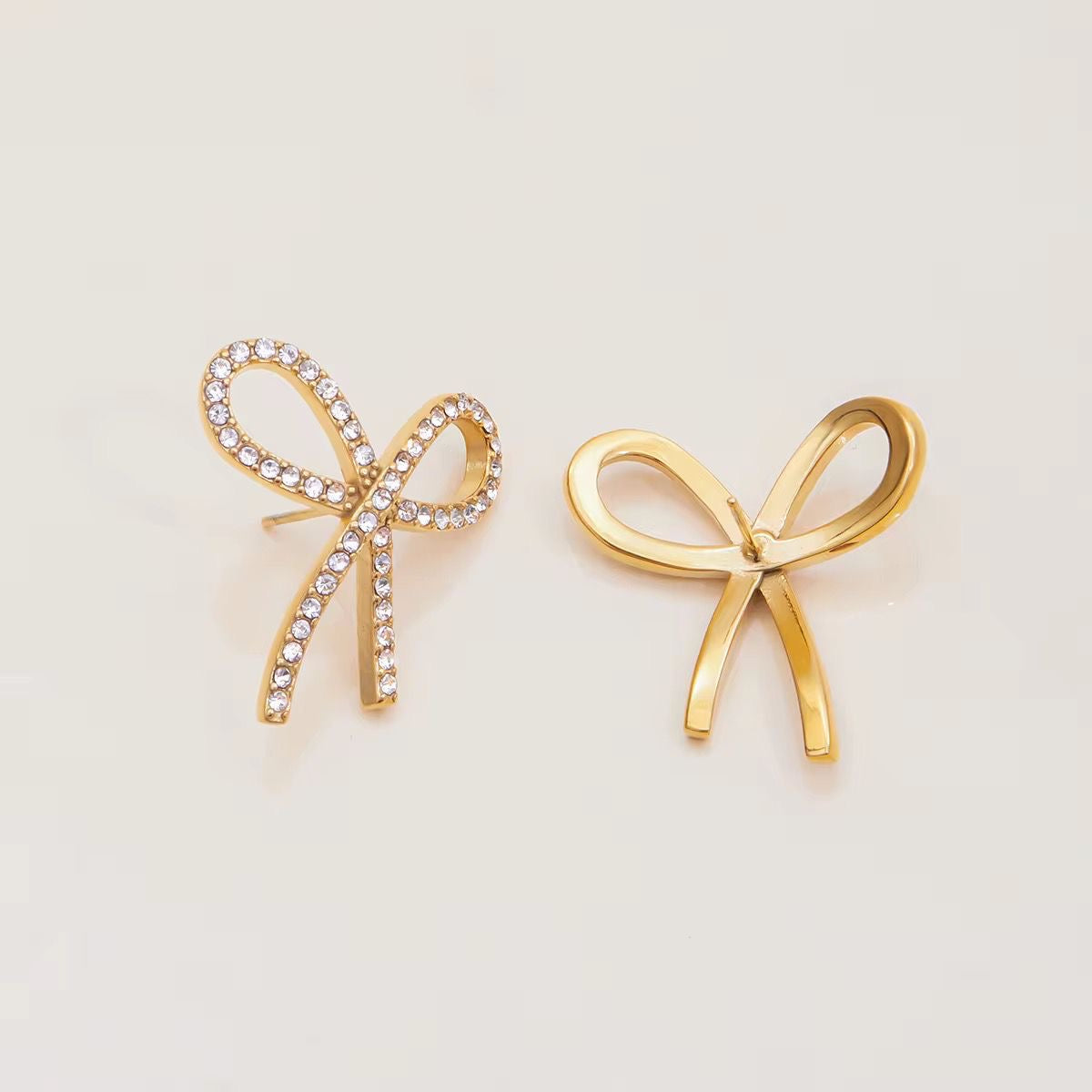 LUX Chérie Bow Studs