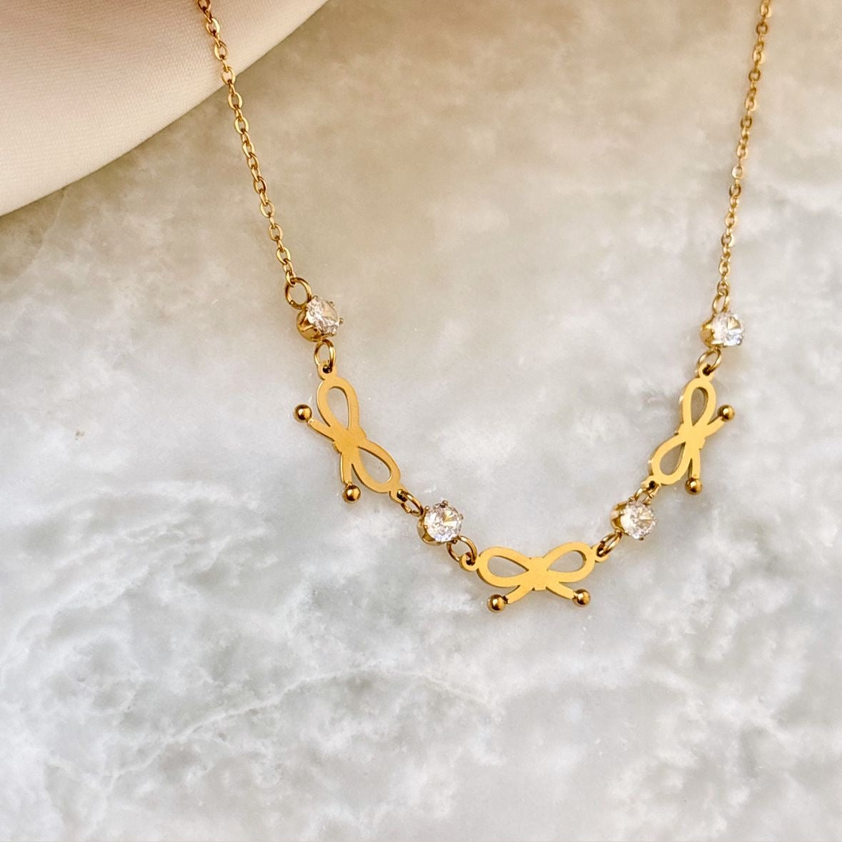 Bow Loops Cz Necklace -18K