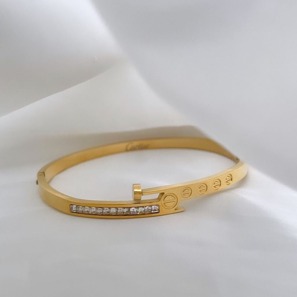 Baguette Cz Nail Bracelet -18K