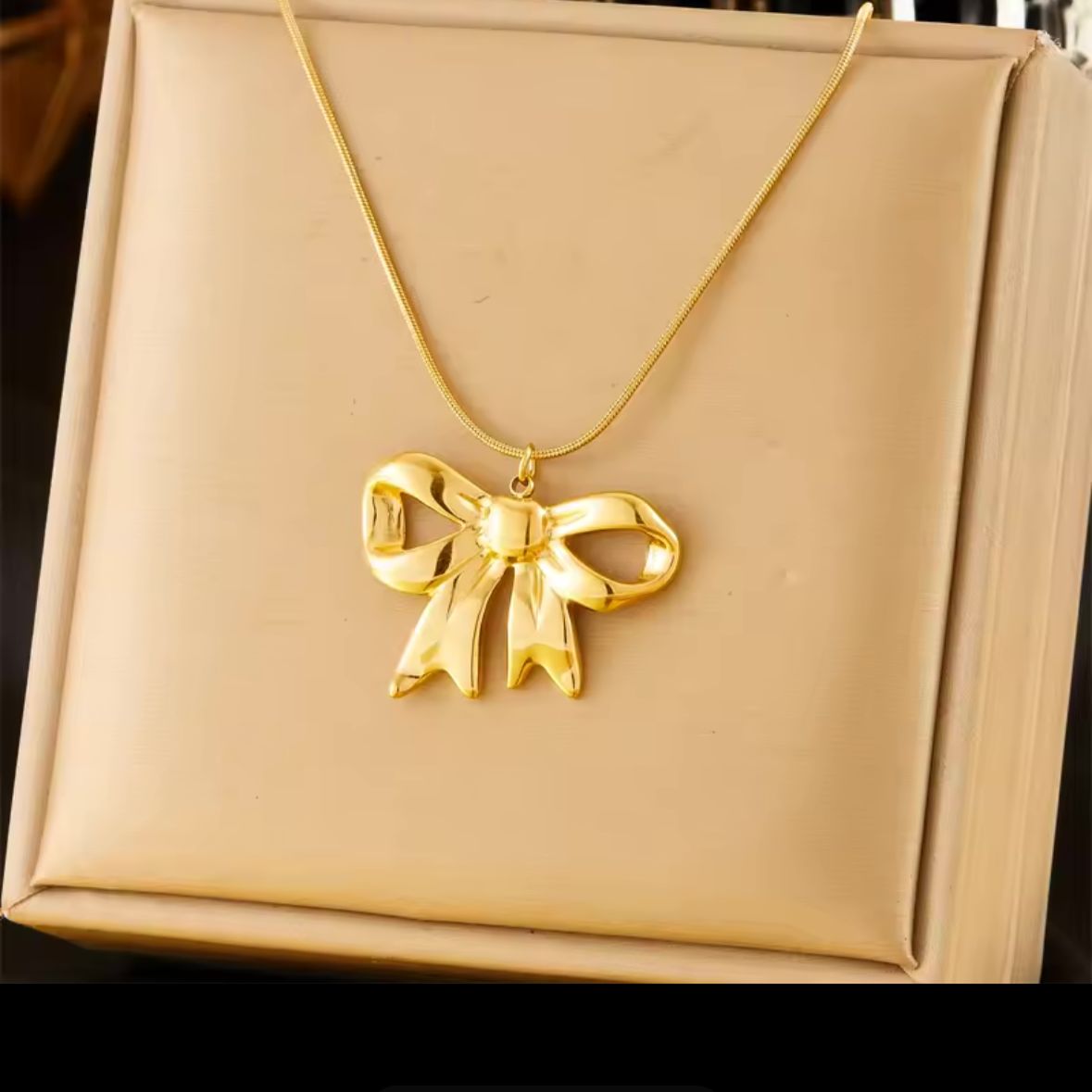 Queen Bow Necklace -18K