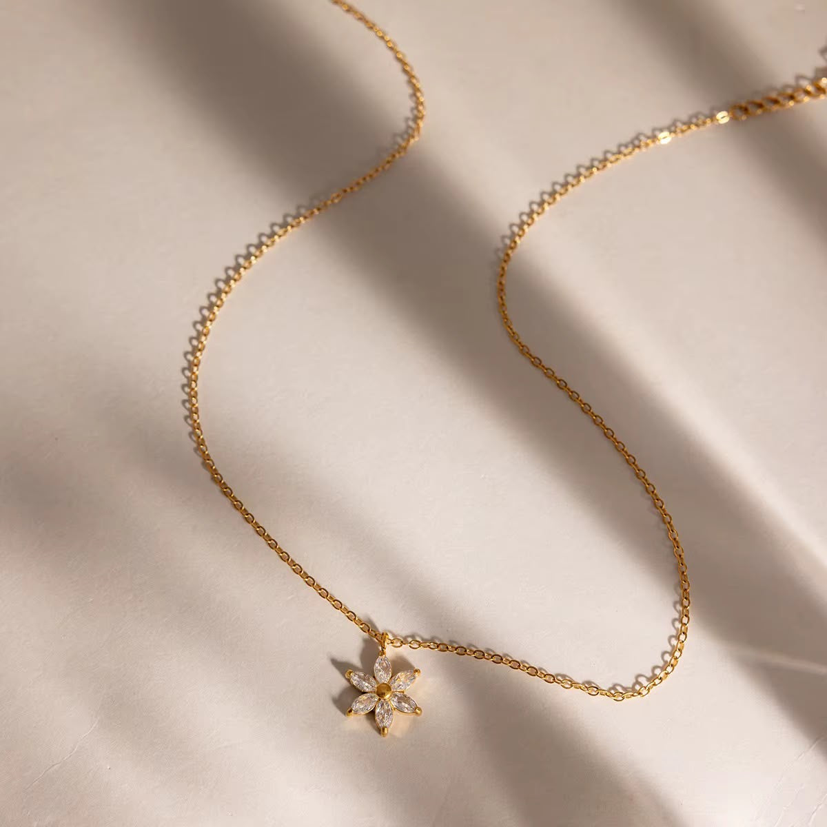 Fleur d’Étoile Necklace