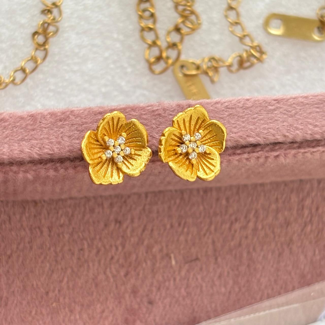 Soleil Bloom Studs