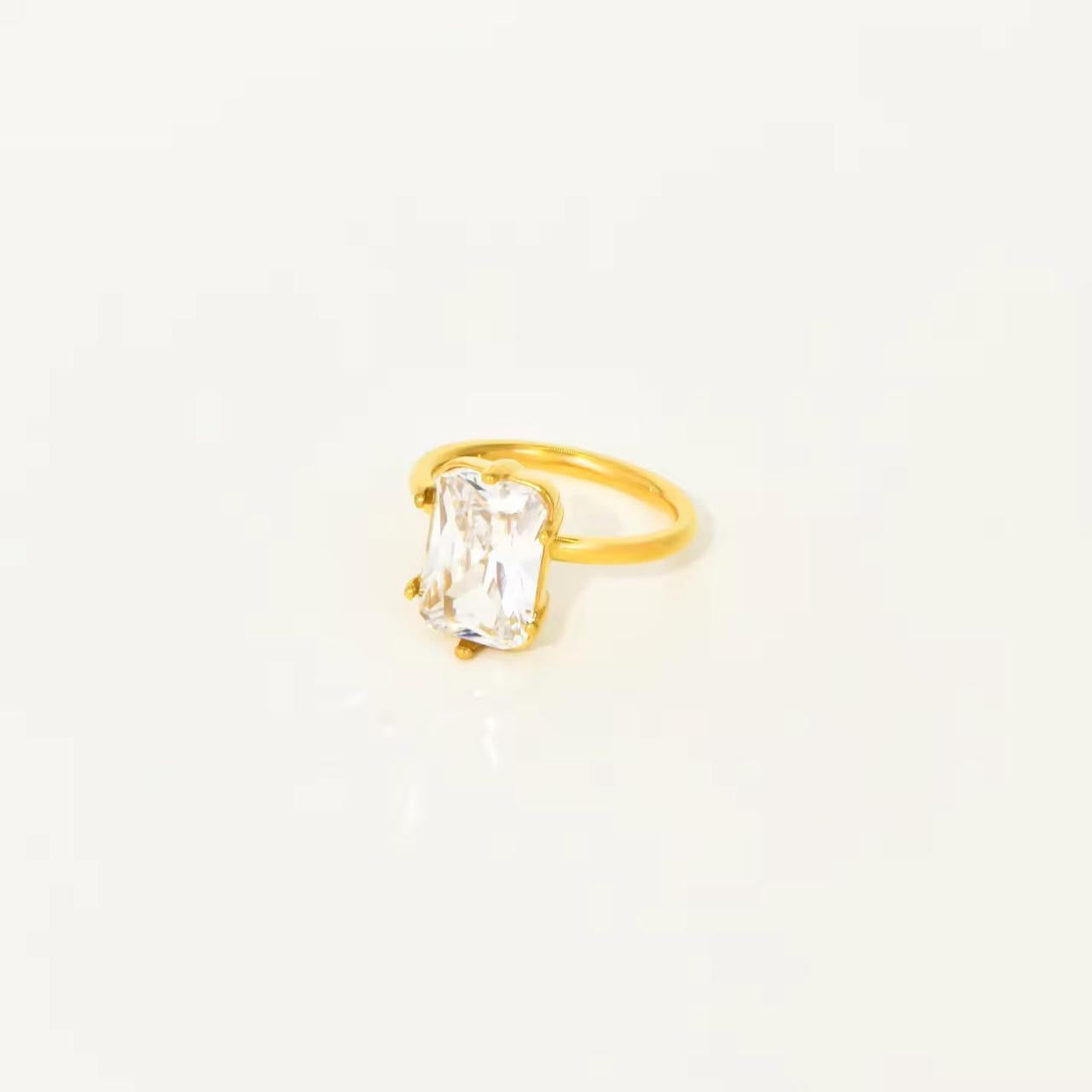 Solene Radiant Cut Ring
