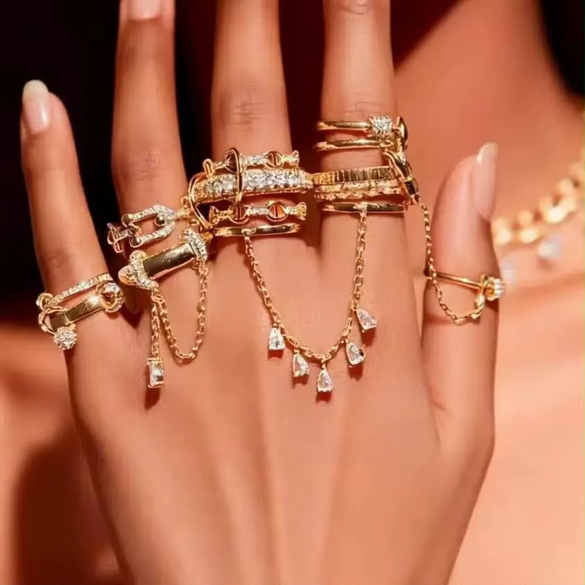 Evara Dewdrop Chain Stack Ring