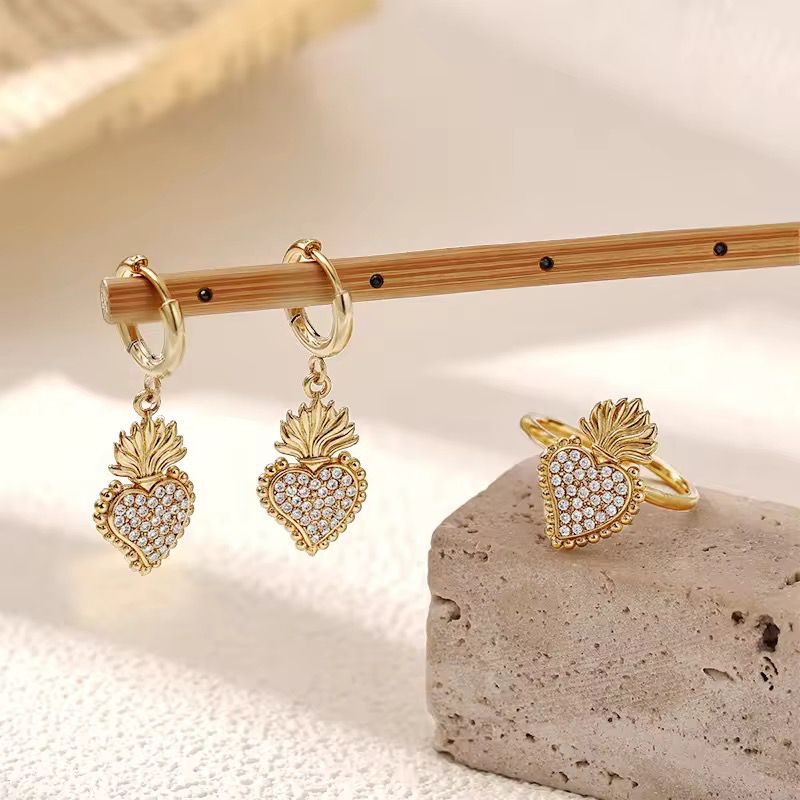 Berry Crownie Pave Ring
