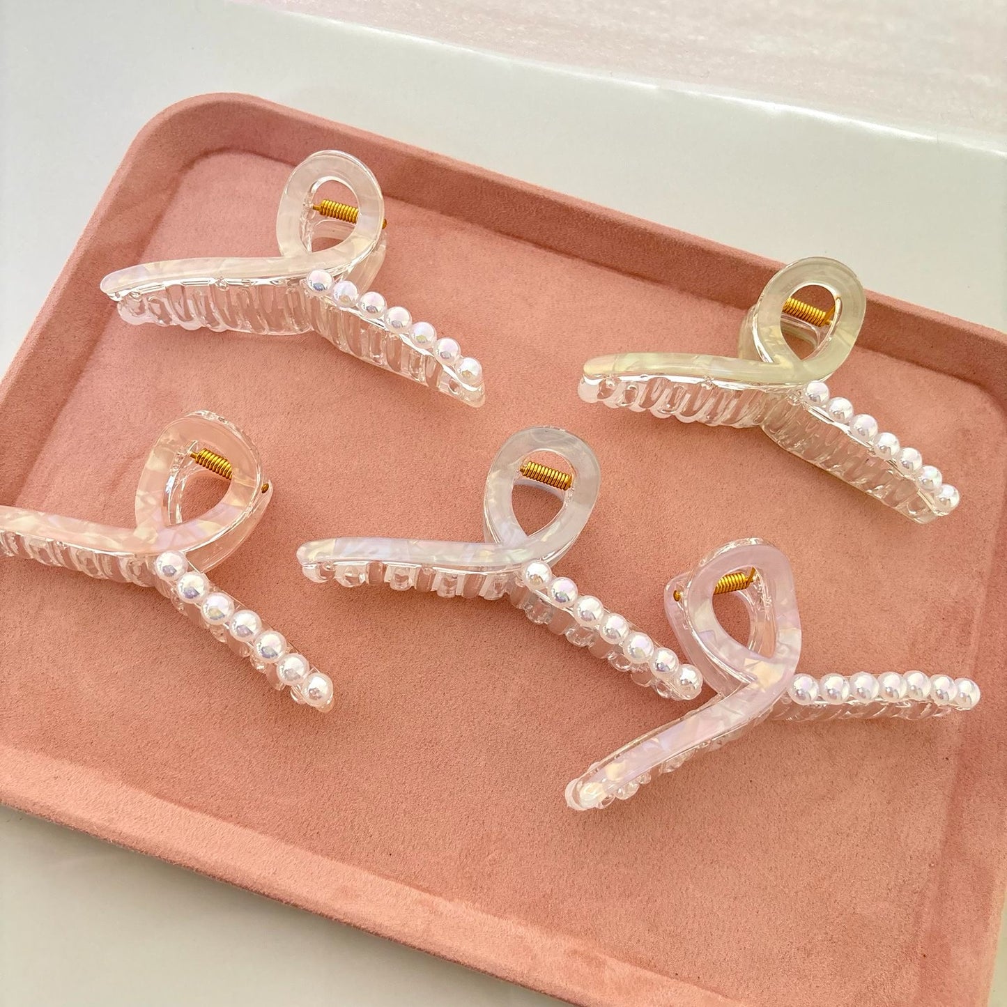 Pearly Knot Claw Clip
