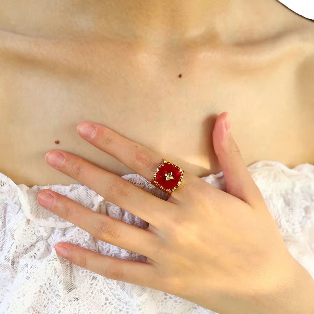 La Rouge Muse Ring